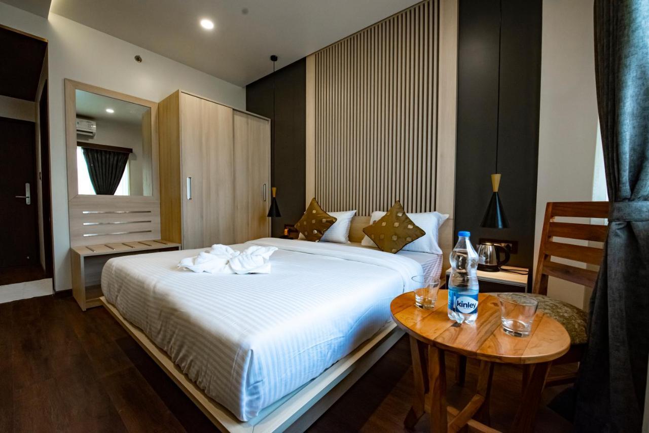 The Royal Palace Hotel 400703 Νάβι Μουμπάι Εξωτερικό φωτογραφία