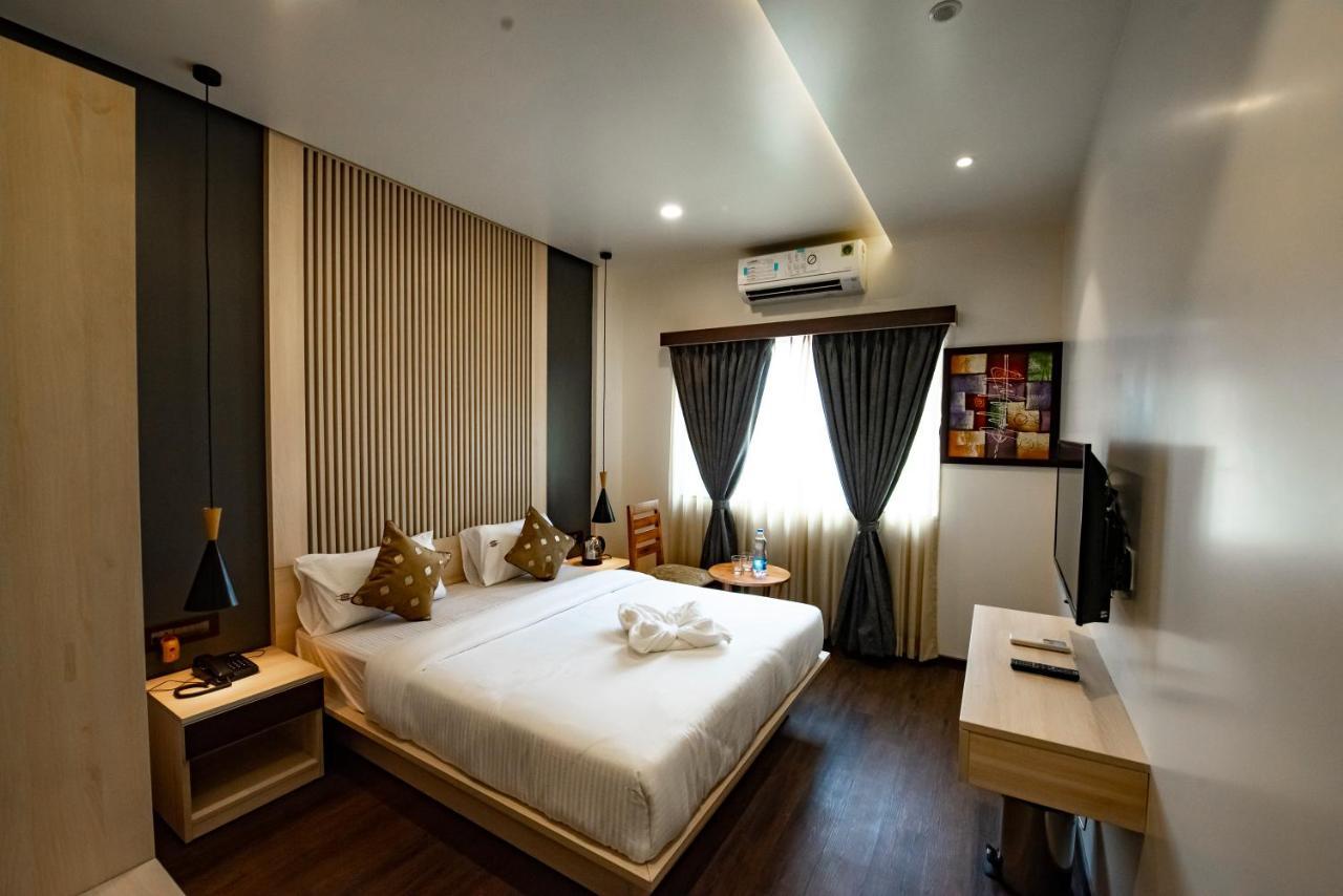 The Royal Palace Hotel 400703 Νάβι Μουμπάι Εξωτερικό φωτογραφία