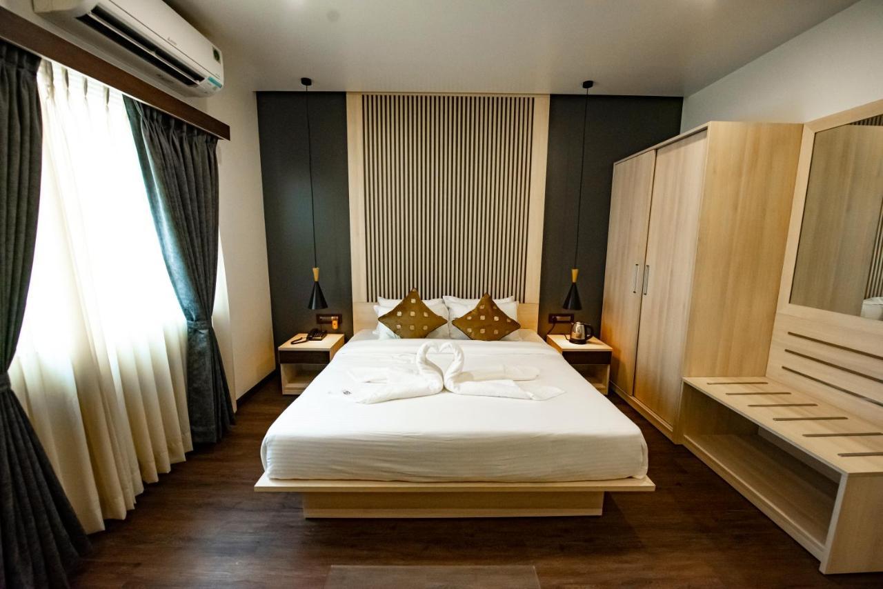 The Royal Palace Hotel 400703 Νάβι Μουμπάι Εξωτερικό φωτογραφία