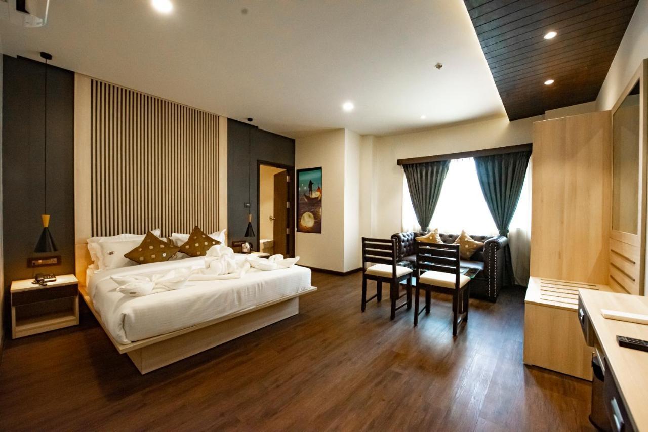 The Royal Palace Hotel 400703 Νάβι Μουμπάι Εξωτερικό φωτογραφία