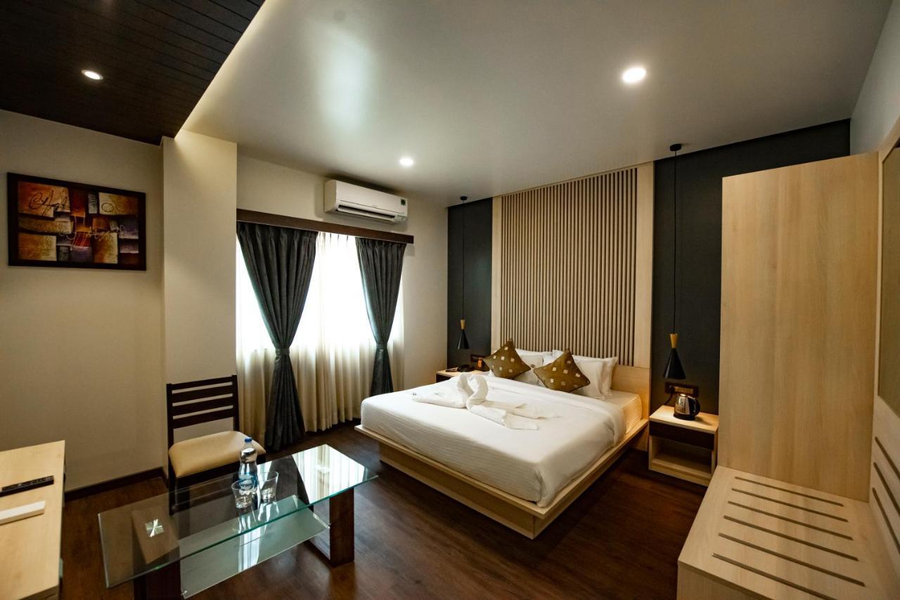 The Royal Palace Hotel 400703 Νάβι Μουμπάι Εξωτερικό φωτογραφία