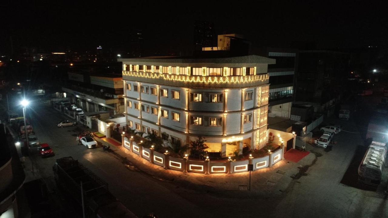 The Royal Palace Hotel 400703 Νάβι Μουμπάι Εξωτερικό φωτογραφία